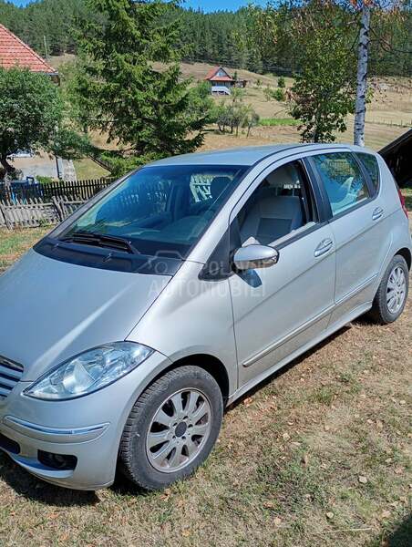 Mercedes Benz A 150 limuzina
