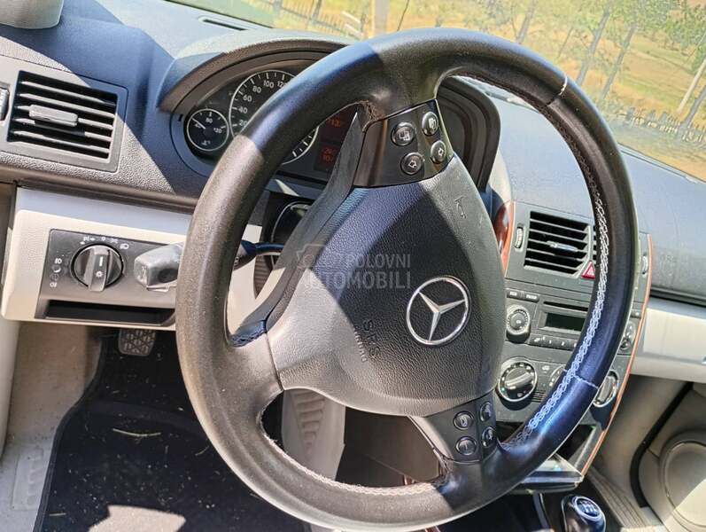 Mercedes Benz A 150 limuzina