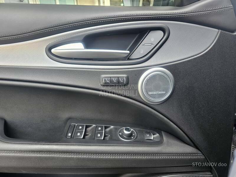 Alfa Romeo Stelvio VELOCE