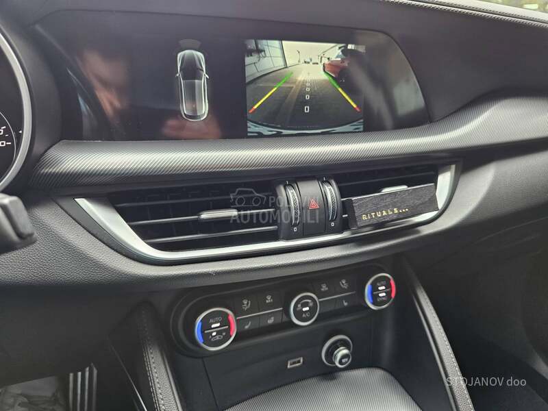 Alfa Romeo Stelvio VELOCE