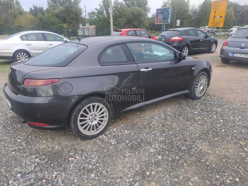 Alfa Romeo GT 