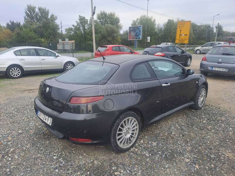 Alfa Romeo GT 