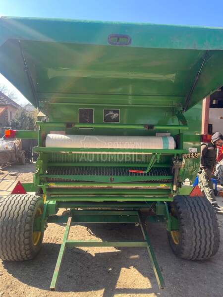 John Deere 590