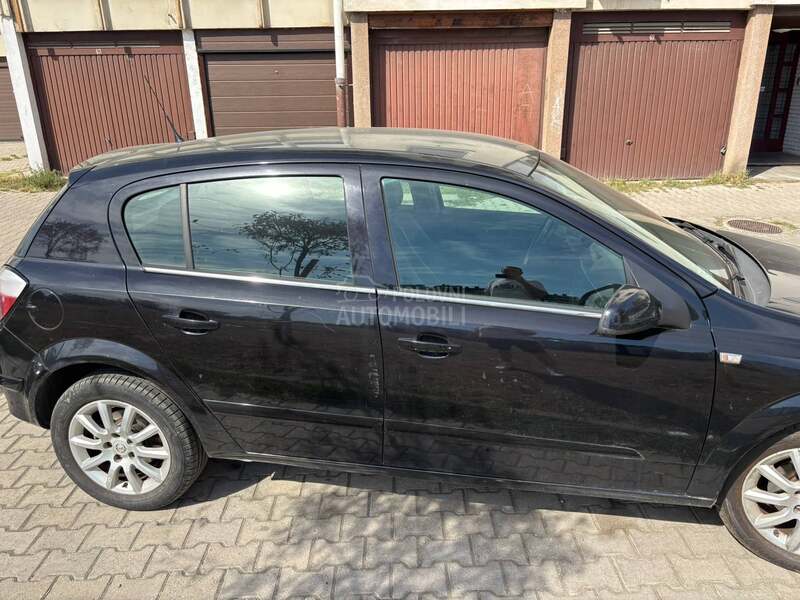 Opel Astra H 