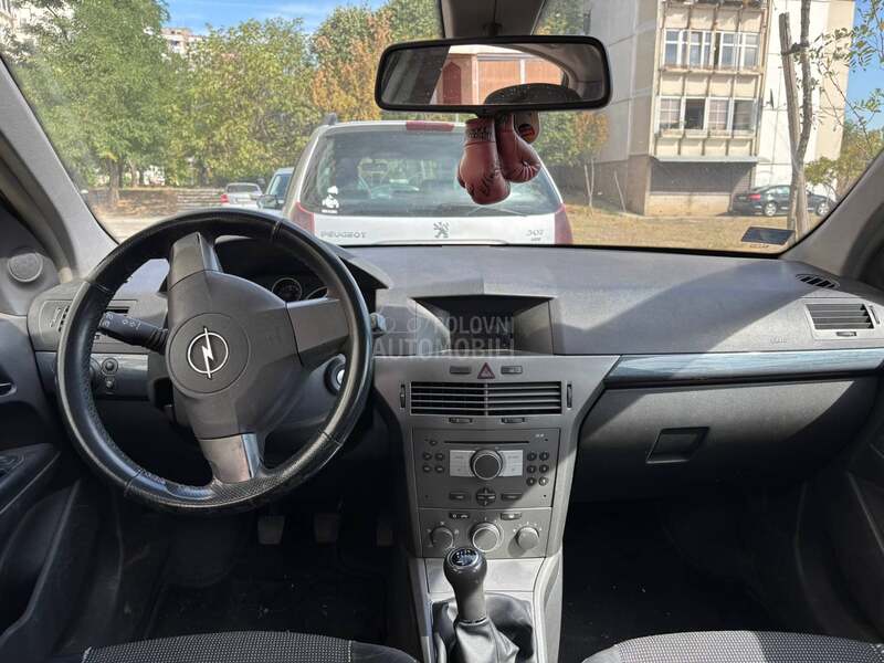 Opel Astra H 