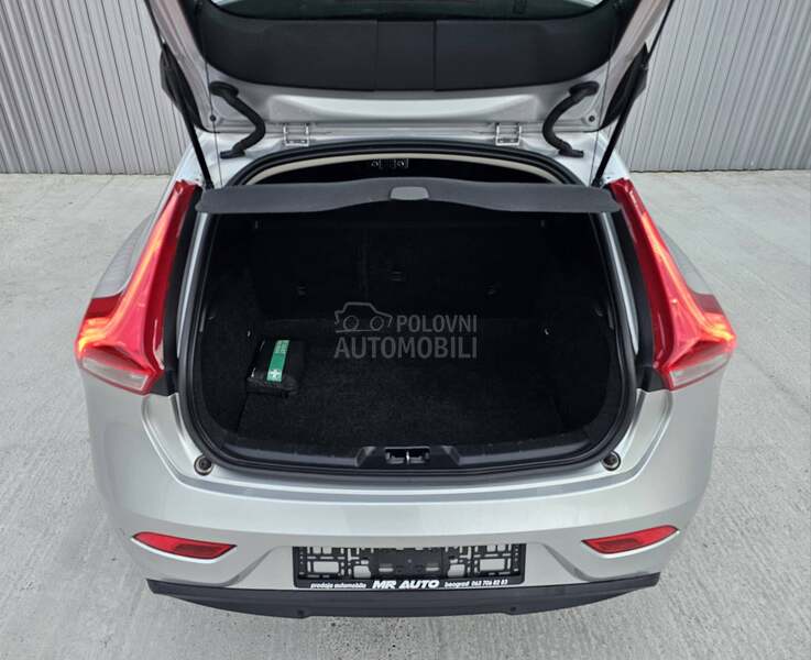 Volvo V40 1.6 D2 SERVISN A