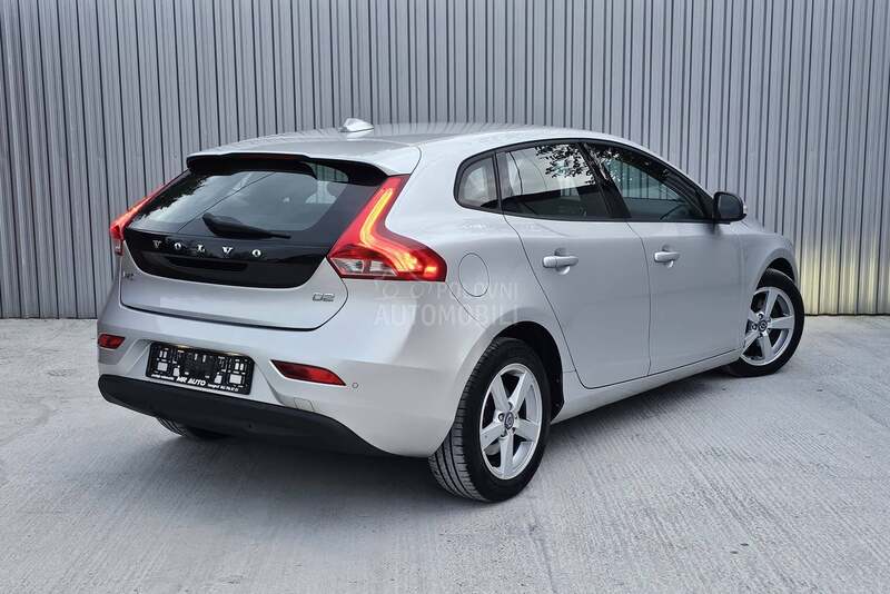 Volvo V40 1.6 D2 SERVISN A