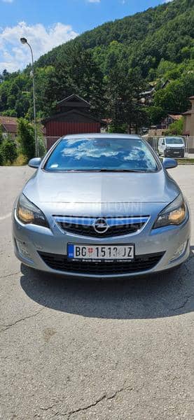 Opel Astra J CDTI 1.7 Opel Astra J CDTI 1.7
