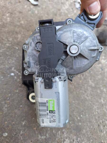 motor zadnjeg brisaca