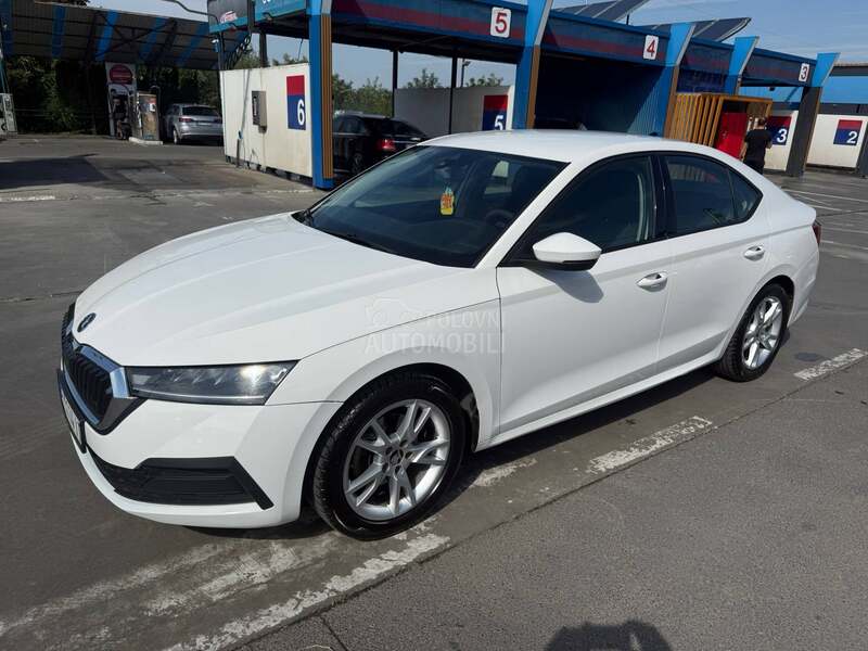 Škoda Octavia KUPLJEN U SR