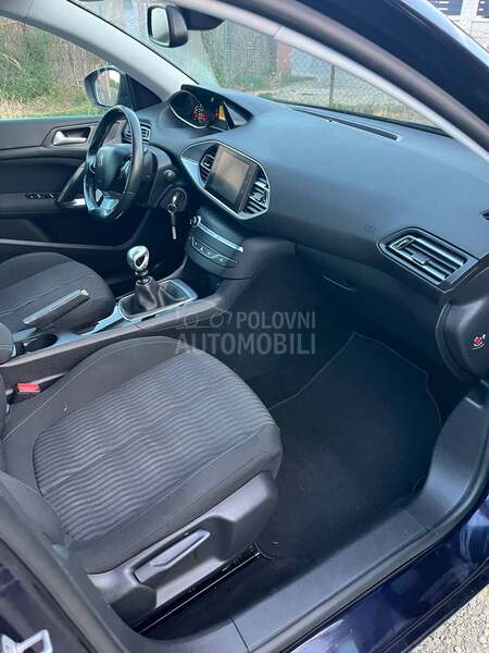 Peugeot 308 1.6ehdi servis.na