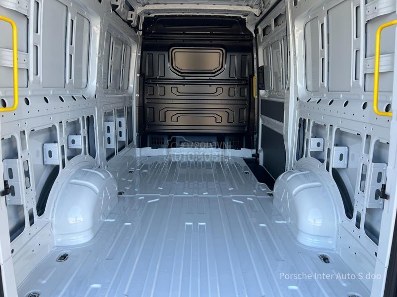 Volkswagen Crafter Furgon 35 MR