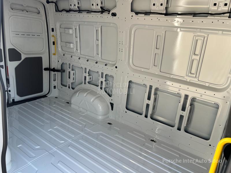 Volkswagen Crafter Furgon 35 MR