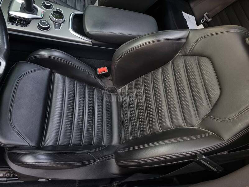 Alfa Romeo Stelvio Q4 Veloce