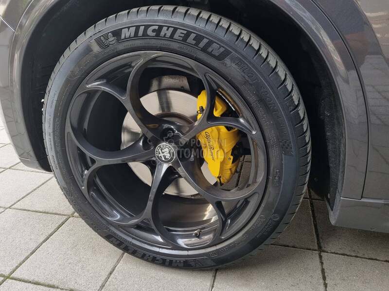 Alfa Romeo Stelvio Q4 Veloce