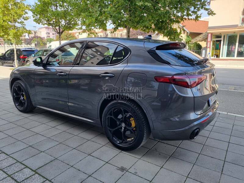Alfa Romeo Stelvio Q4 Veloce