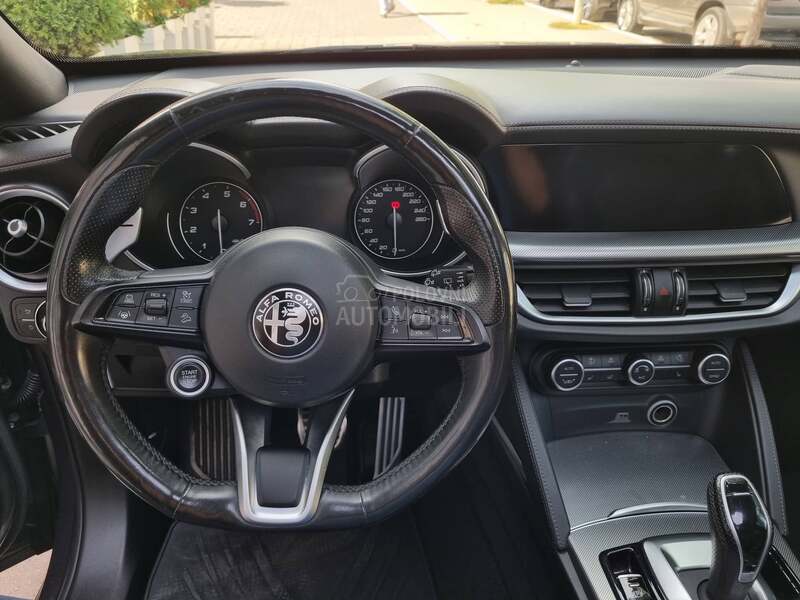 Alfa Romeo Stelvio Q4 Veloce
