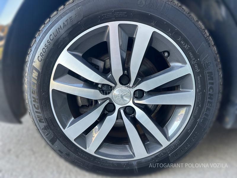 Peugeot 308 1.2 ALLURE A/T