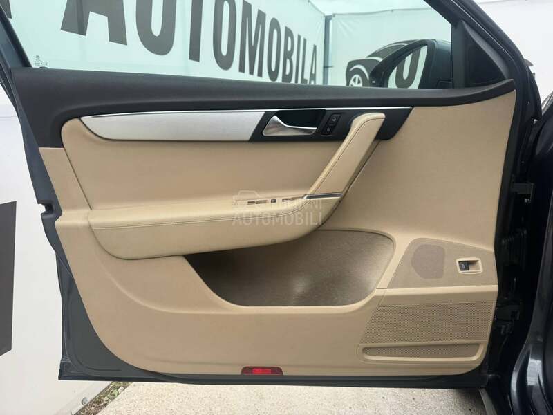 Volkswagen Passat B7 NAV / KOŽA
