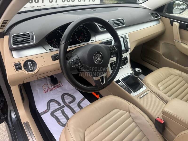 Volkswagen Passat B7 NAV / KOŽA