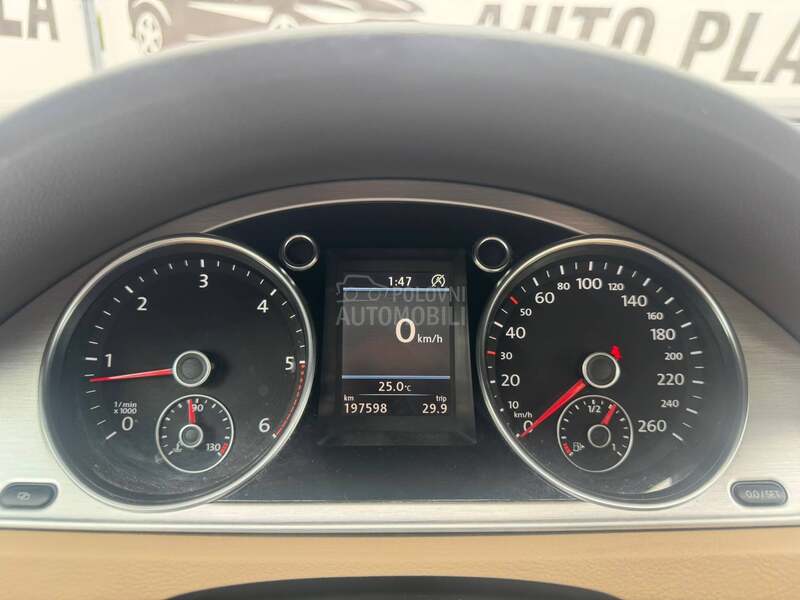 Volkswagen Passat B7 NAV / KOŽA