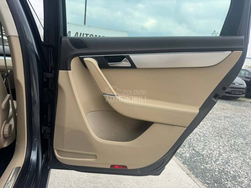 Volkswagen Passat B7 NAV / KOŽA