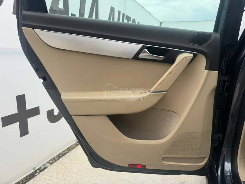 Volkswagen Passat B7 NAV / KOŽA