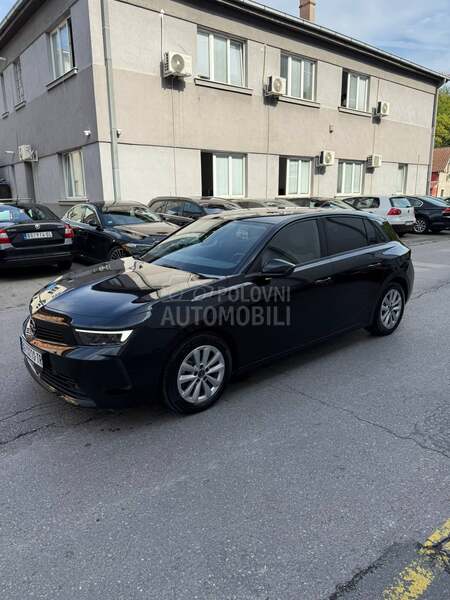 Opel Astra L 1.2 A