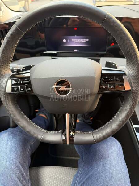 Opel Astra L 1.2 A