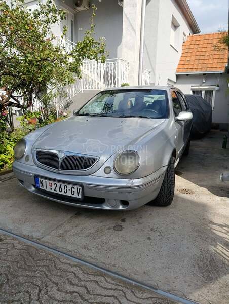 Lancia Lybra 