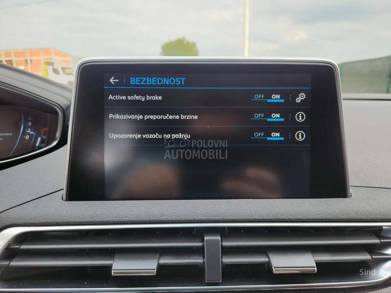 Peugeot 3008 1.5 BLUEHDI ALLURE