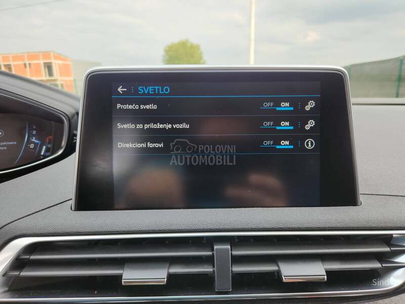 Peugeot 3008 1.5 BLUEHDI ALLURE