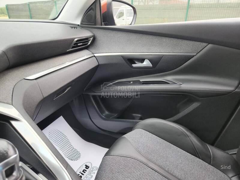 Peugeot 3008 1.5 BLUEHDI ALLURE
