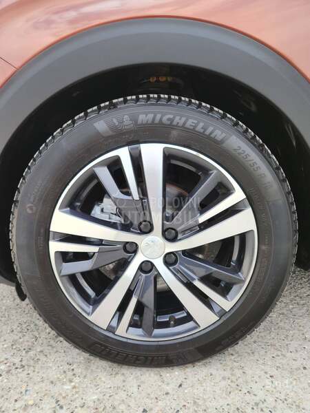 Peugeot 3008 1.5 BLUEHDI ALLURE