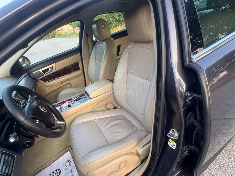 Jaguar XF 2.7 Hdi