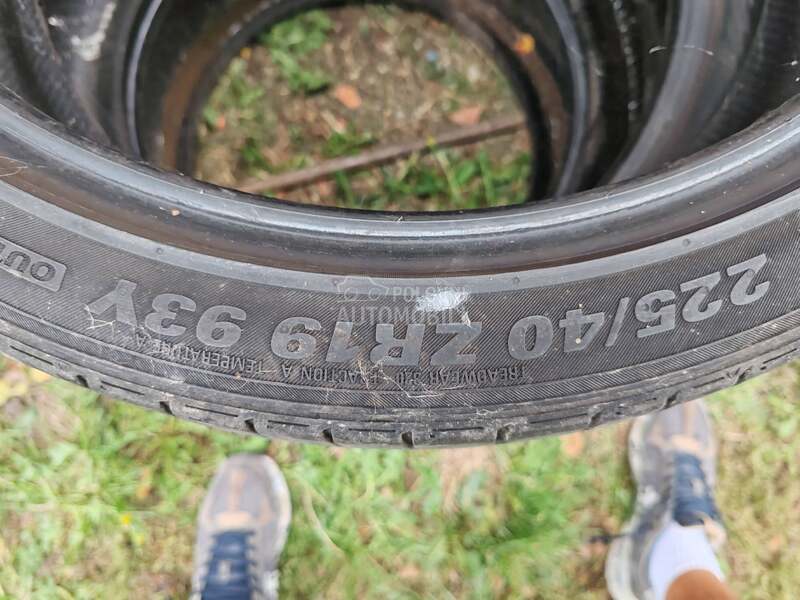 Kumho 255/35 R19 Letnja