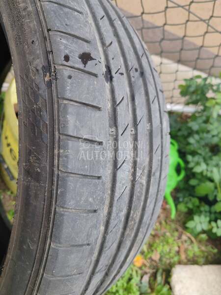 Kumho 255/35 R19 Letnja