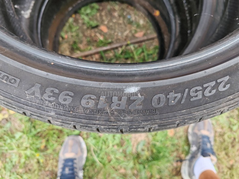 Kumho 225/40 R19 Letnja