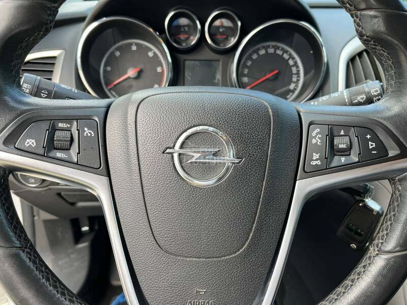Opel Astra J 