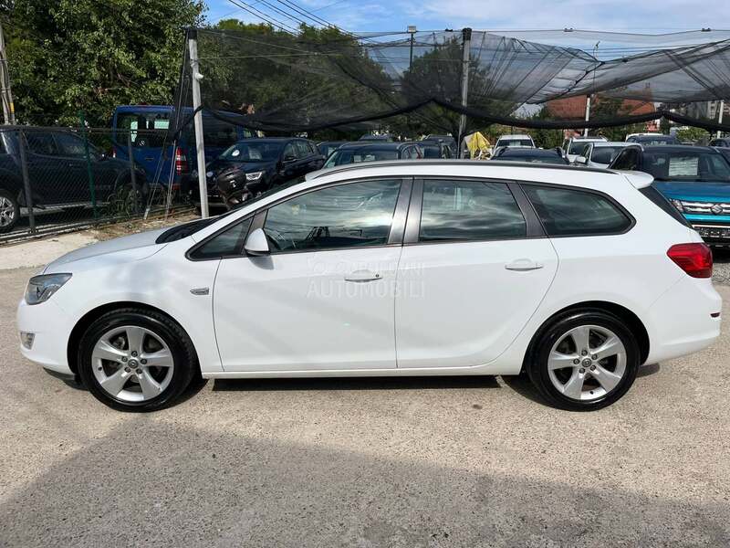 Opel Astra J 
