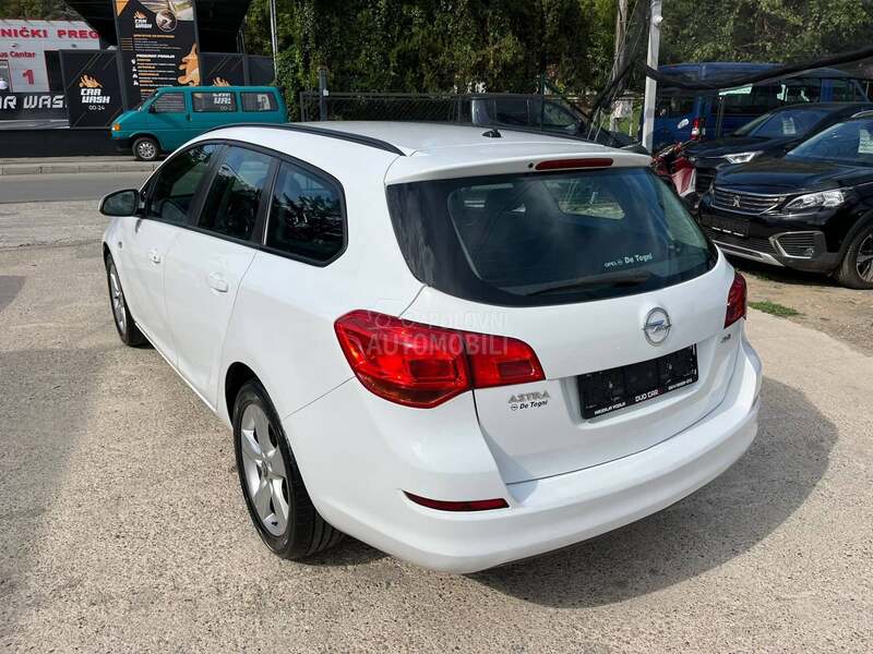 Opel Astra J 