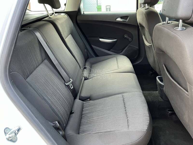 Opel Astra J 