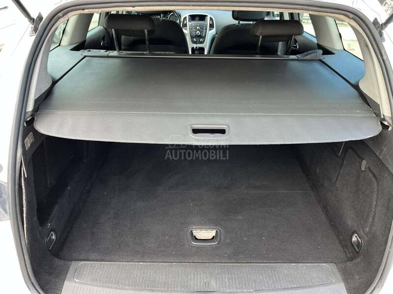 Opel Astra J 