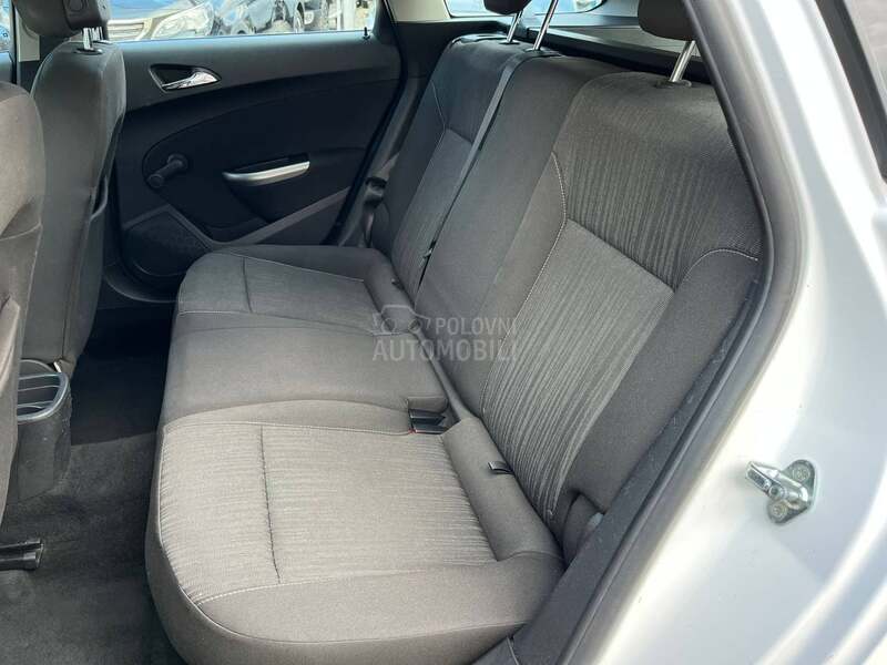 Opel Astra J 