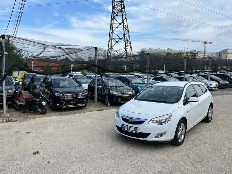 Opel Astra J 