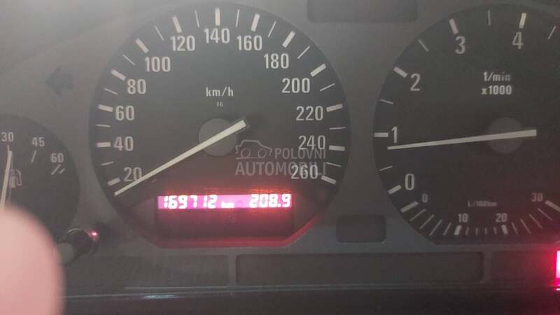 BMW 318 iS