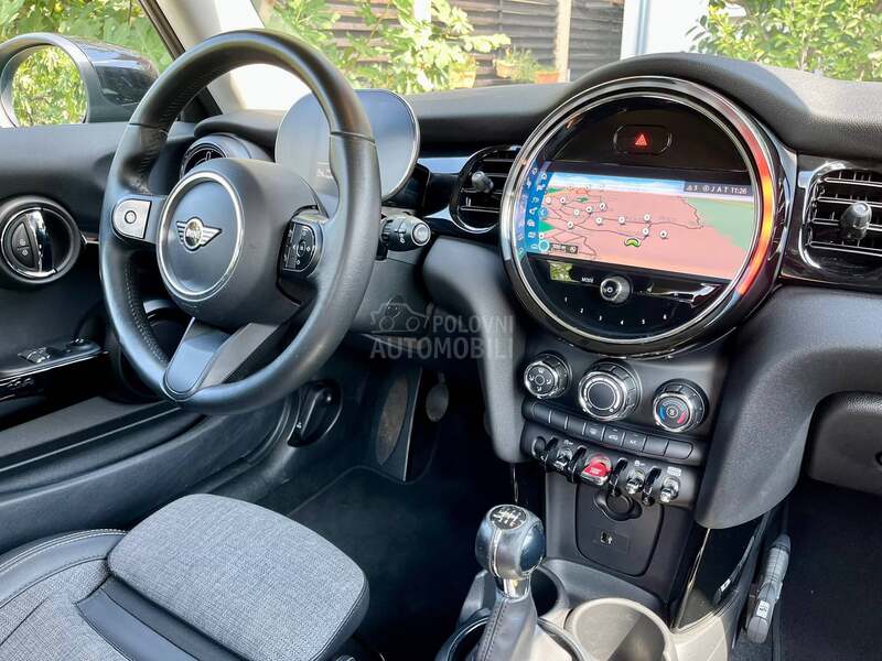MINI Cooper British racing green