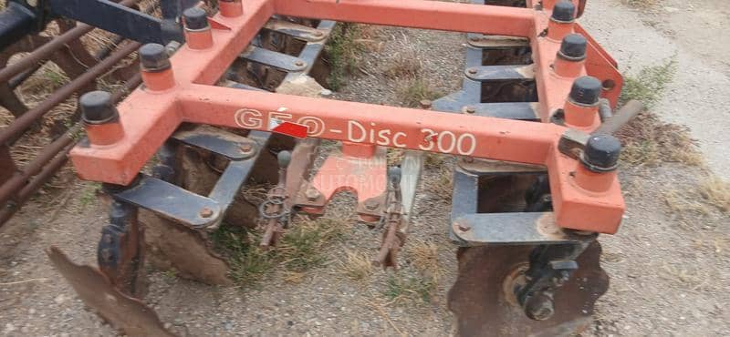 Agram teska tanjiraca