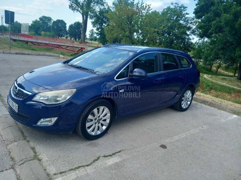 Opel Astra J  Opel Astra J