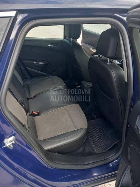 Opel Astra J  Opel Astra J
